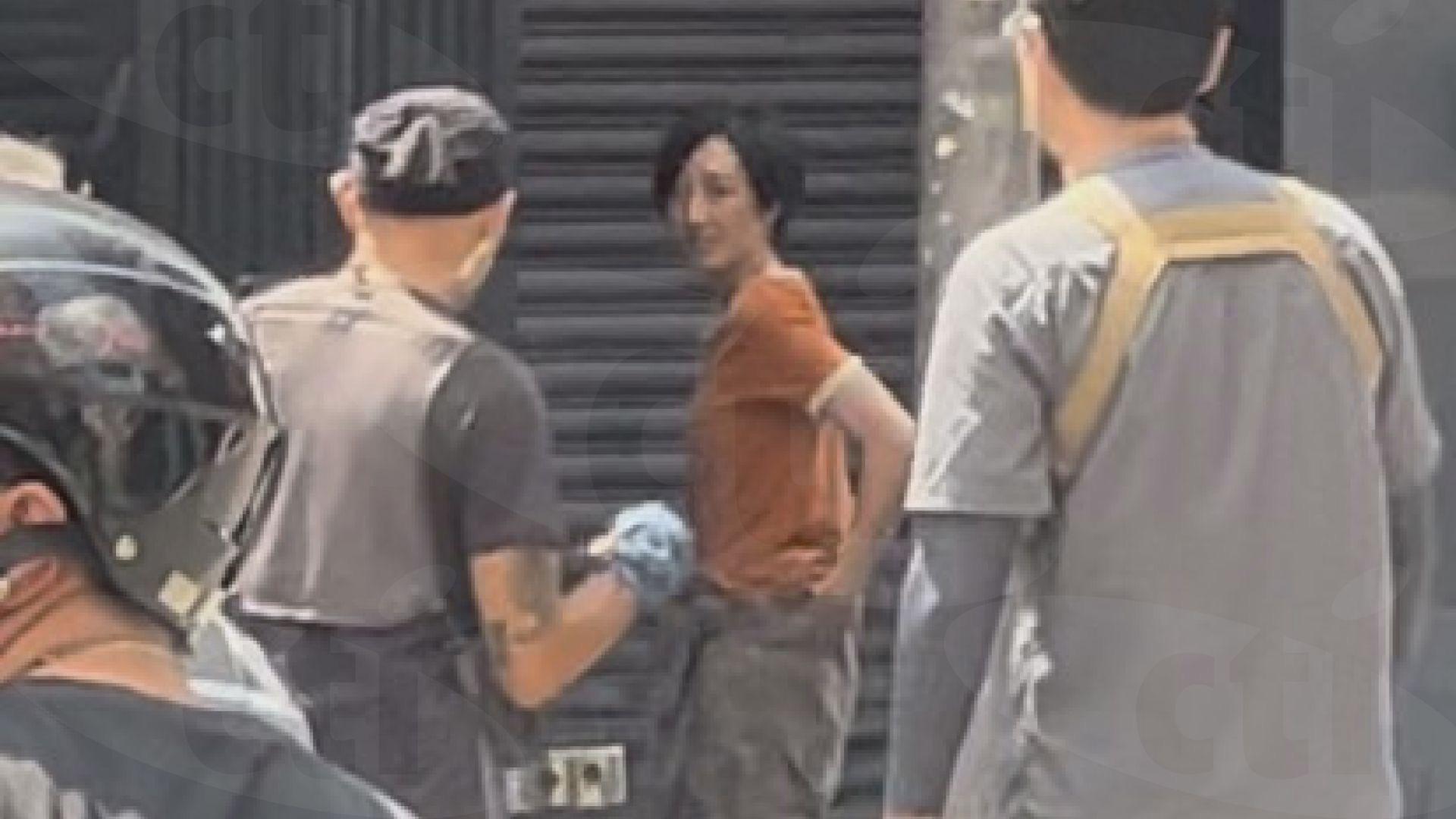 桂綸鎂拍一段落走下車。(圖/陳奕廷攝)