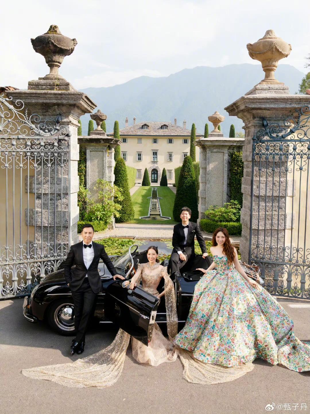 甄子丹和汪詩詩育有一對子女甄濟如(Jasmine)及甄濟嘉(James),一家四口在意大利一同拍攝華麗家庭照。(資料圖片)