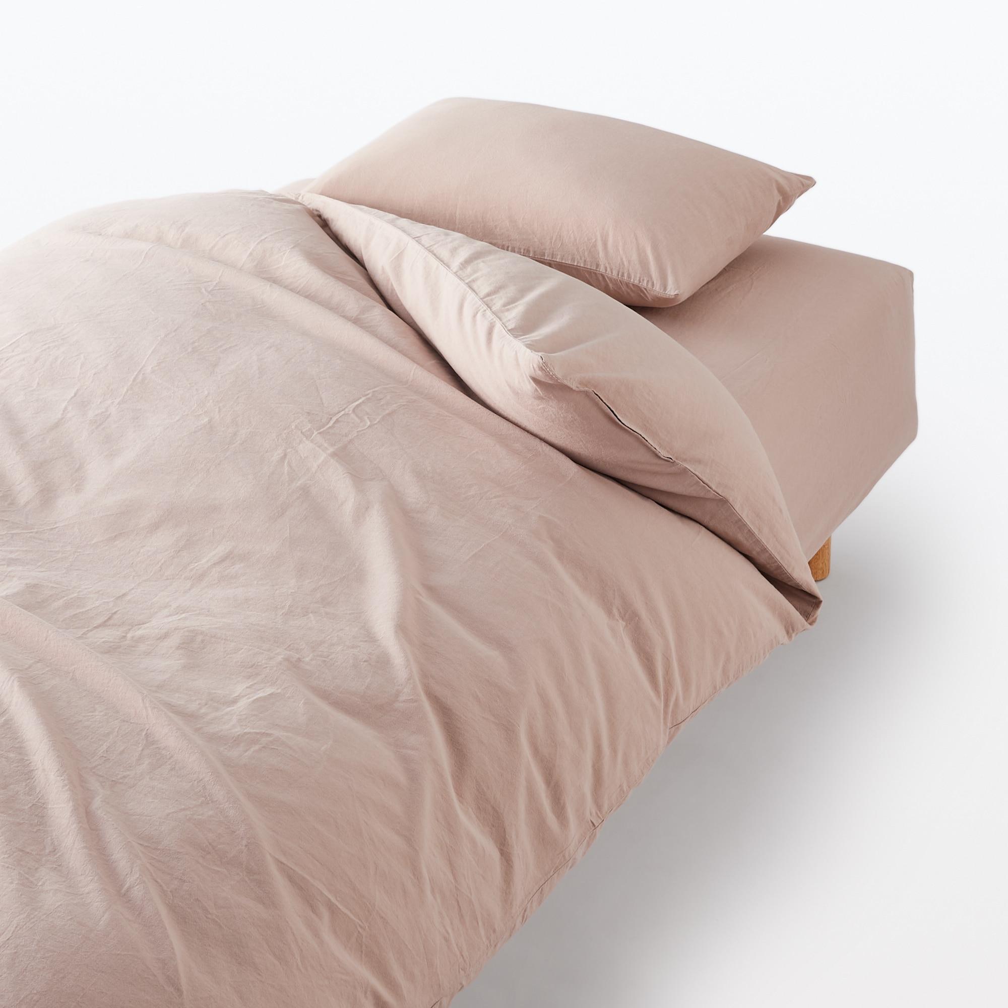 洗水棉質床上布藝(枕袋/床笠/被套)│布料經洗水加工,觸感柔軟,令睡眠時更感舒適。HK$28–$320