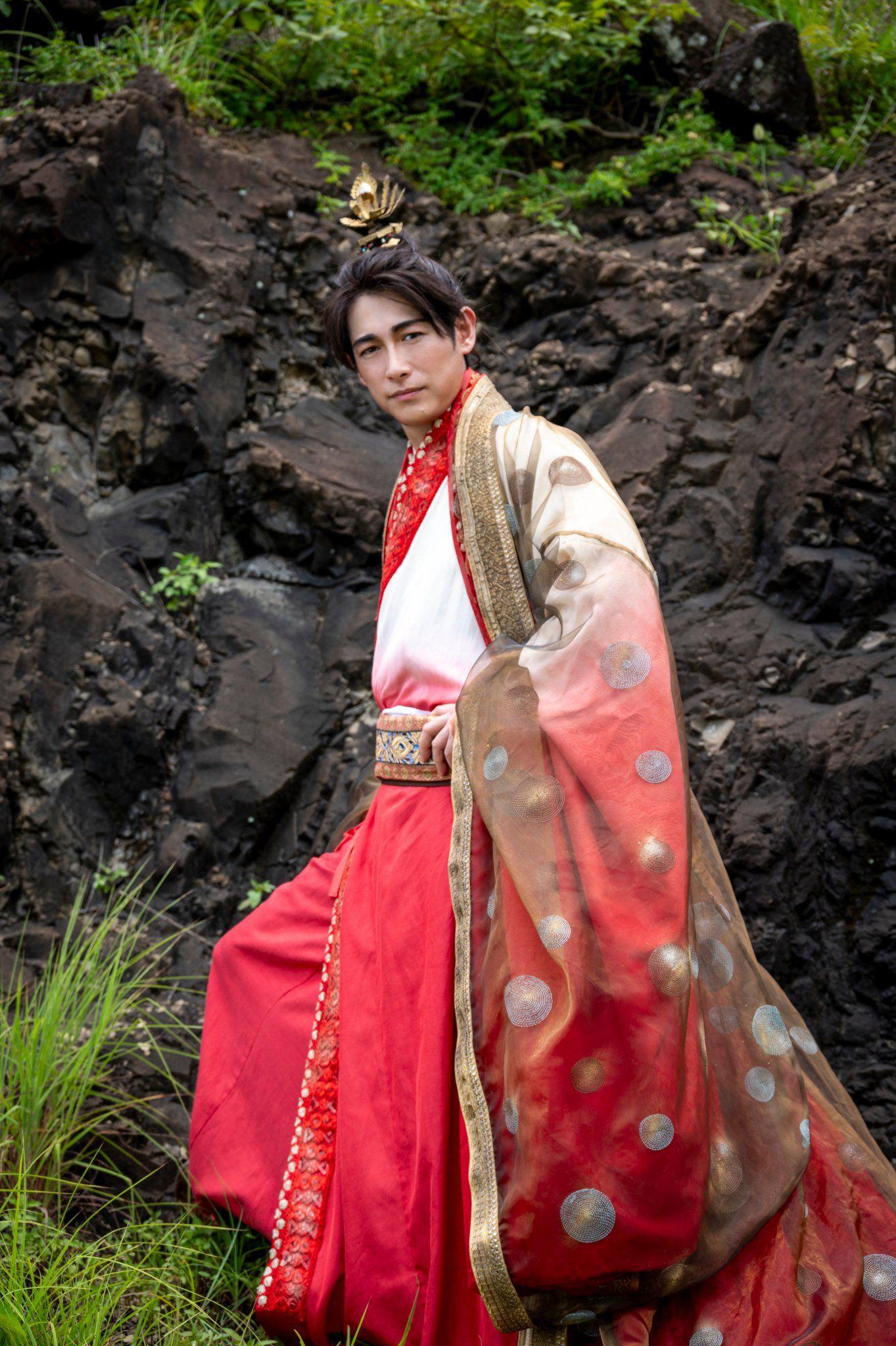 日劇男神藤岡靛加盟演劉備,其造型也首度曝光。