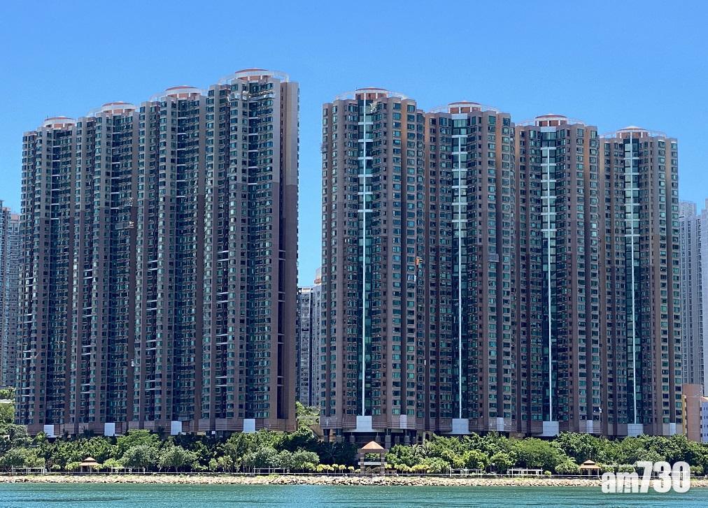 青衣灝景灣高層兩房全海景戶,獲首置客以903.8萬元承接,呎價1.8萬元。(資料圖片)