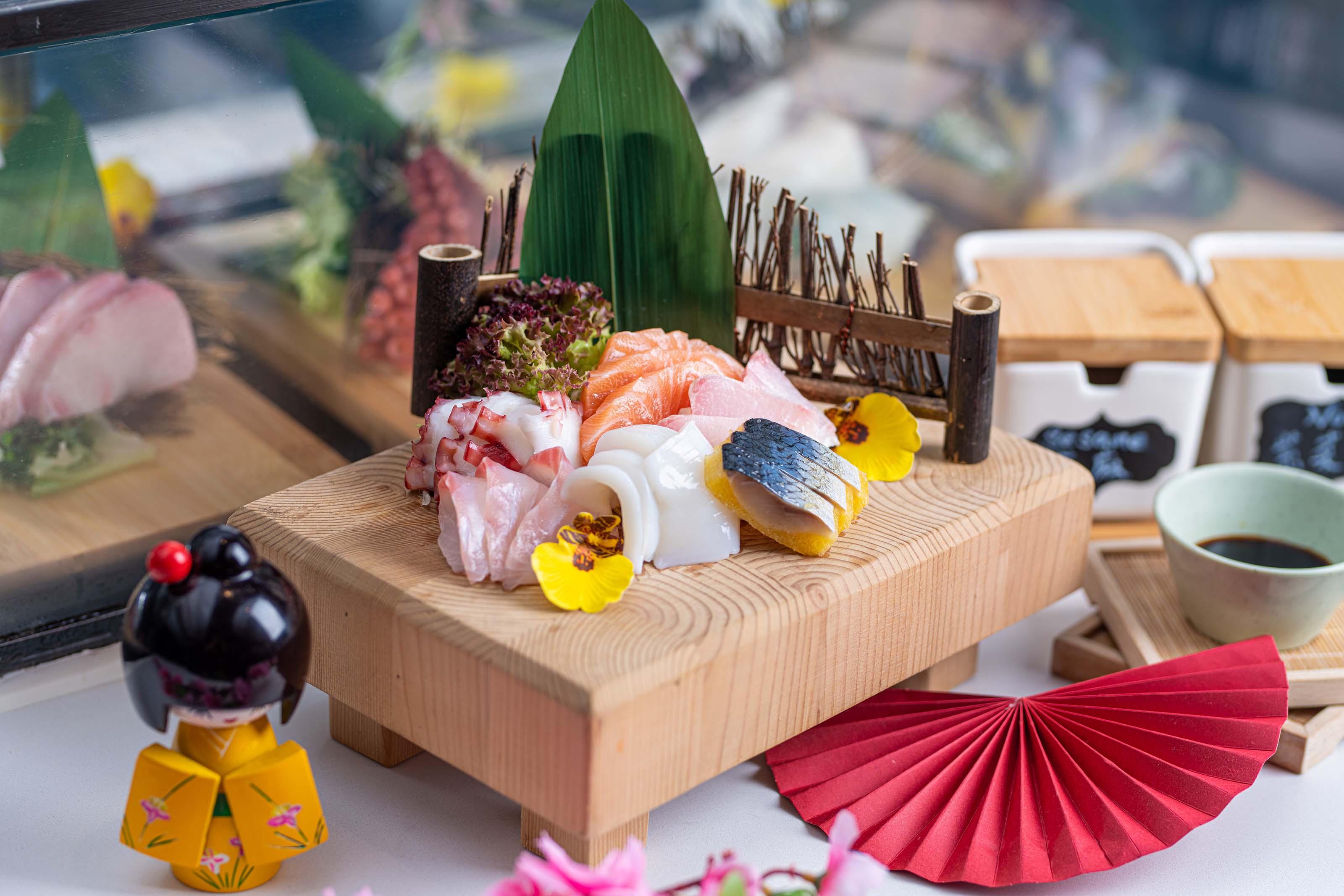 各式各樣的精緻造型甜點