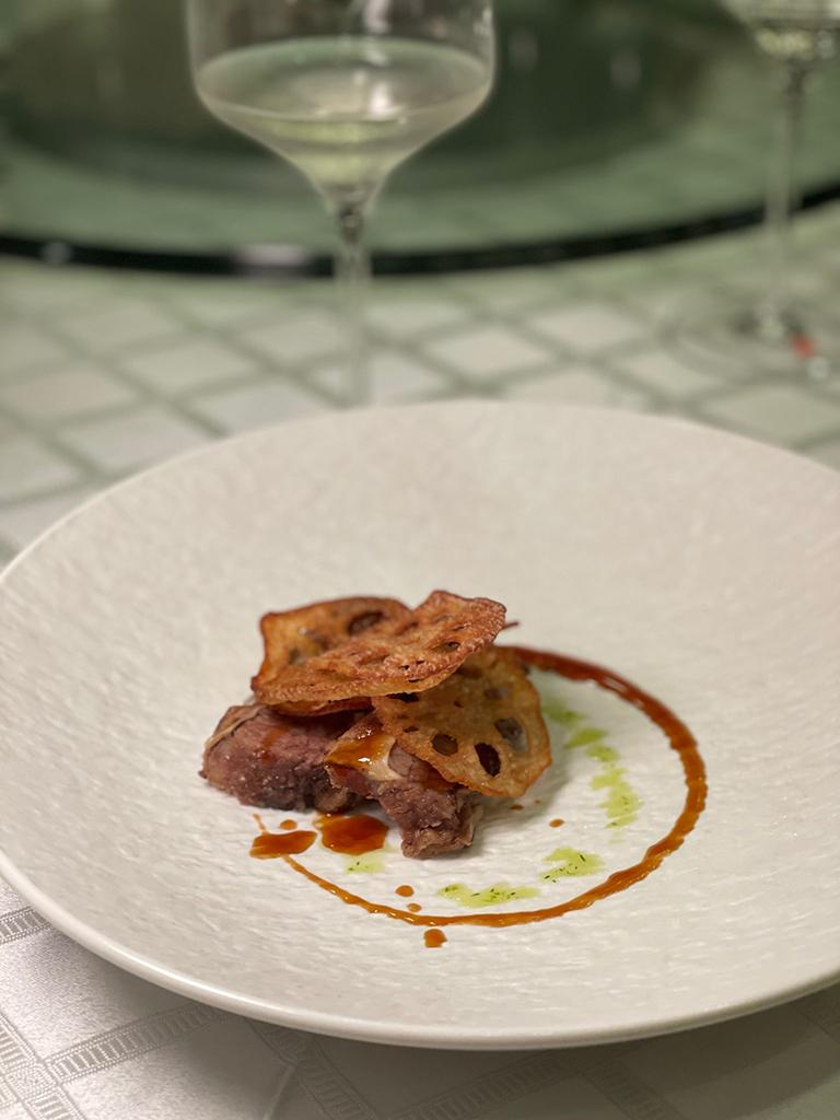 而以八珍醋炆煮蝴蝶腩,便配搭馥雅豐郁,香氣層次豐富的開運特別本釀造,有解膩作用。