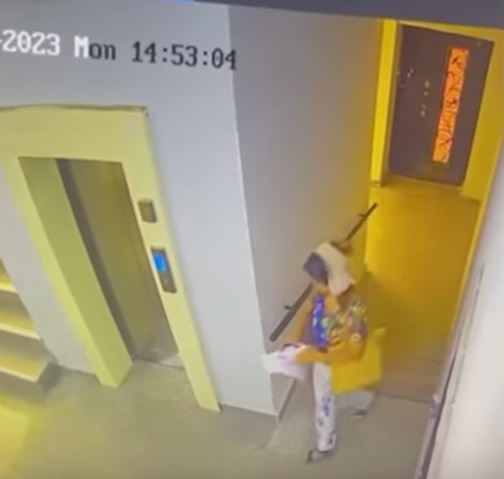 Leontyeva步入電梯。(互聯網)