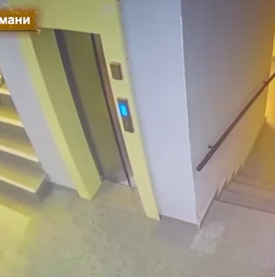 Leontyeva步入電梯。(互聯網)