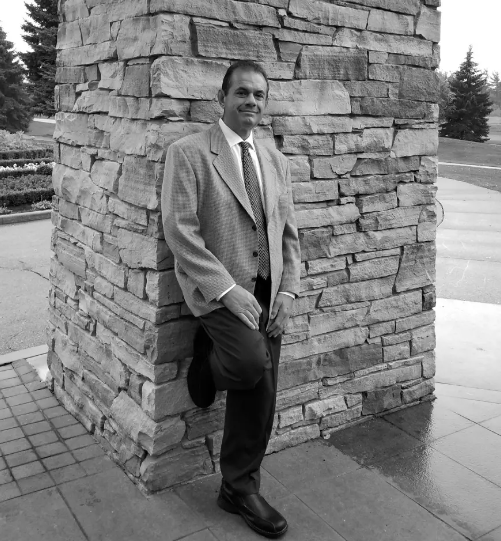 偷奶飲的經紀羅斯聲稱以前未試話咁做。(互聯網)