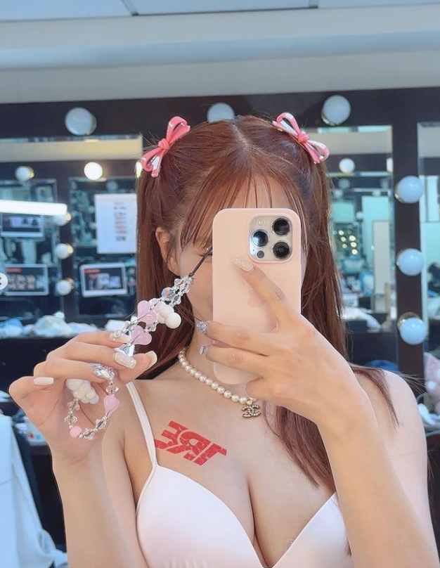 三上悠亞出席台北舉行的成人展時舉行粉絲見面會。(三上悠亞IG)