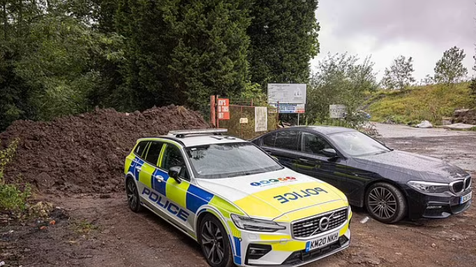 英國酒吧The Crooked House易手後離奇失火被夷平。(互聯網)