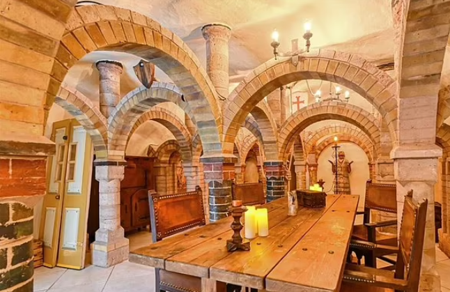 1. 什羅普郡Bridgnorth 兩房排屋,叫價29.5萬鎊(約293萬港元)。