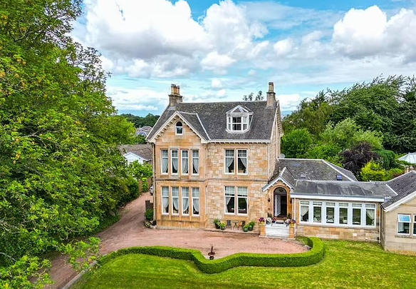 4.格拉斯哥Burnside 7房大宅,叫價89.5萬鎊(約890萬港元)。