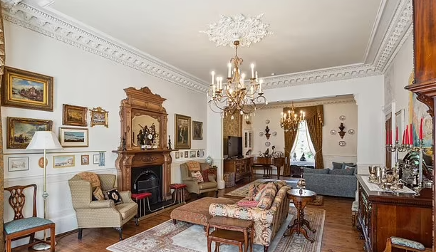 4.格拉斯哥Burnside 7房大宅,叫價89.5萬鎊(約890萬港元)。