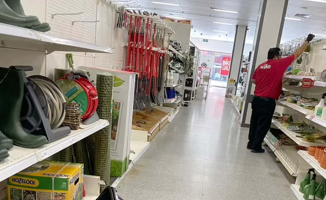 Wilko日前被發現貨架甚空。(互聯網)