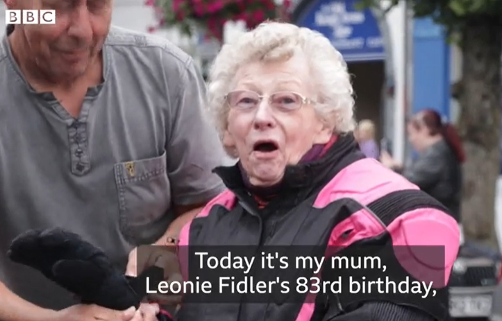 83歲婆婆生日願望「坐電單車」獲車友會相助 與末期病女兒一起圓夢