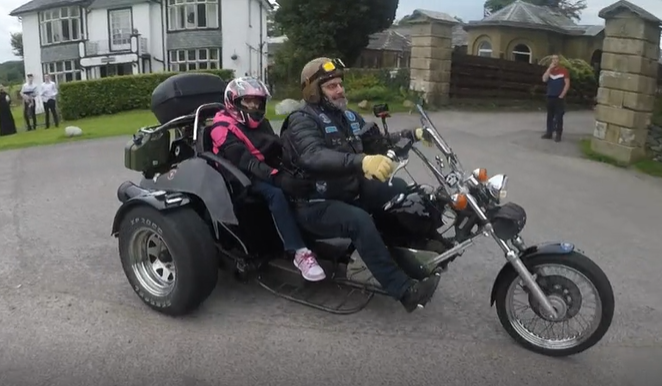 83歲婆婆生日願望「坐電單車」獲車友會相助 與末期病女兒一起圓夢