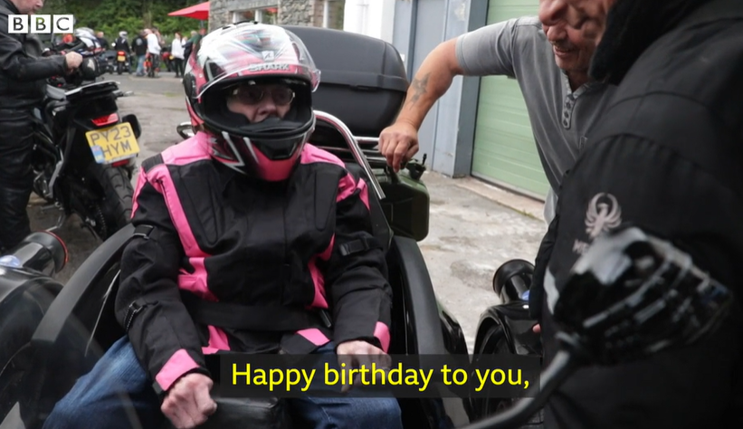 83歲婆婆生日願望「坐電單車」獲車友會相助 與末期病女兒一起圓夢