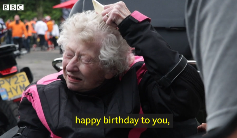 83歲婆婆生日願望「坐電單車」獲車友會相助 與末期病女兒一起圓夢