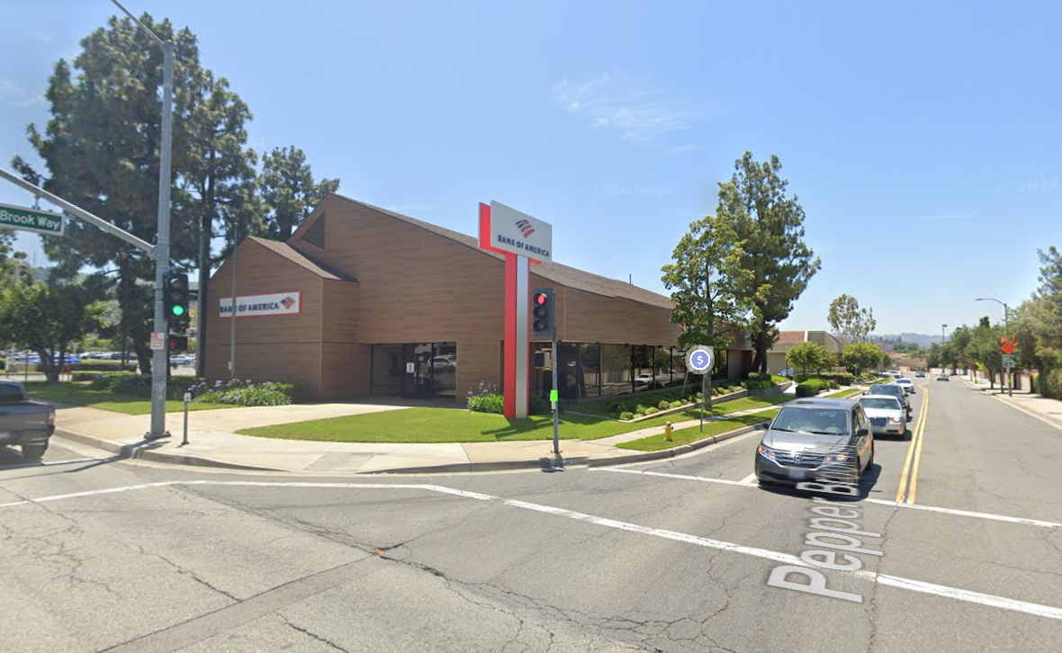 案發在哈仙達岡新天地廣場(Hacienda Center)的美國銀行外。(互聯網)