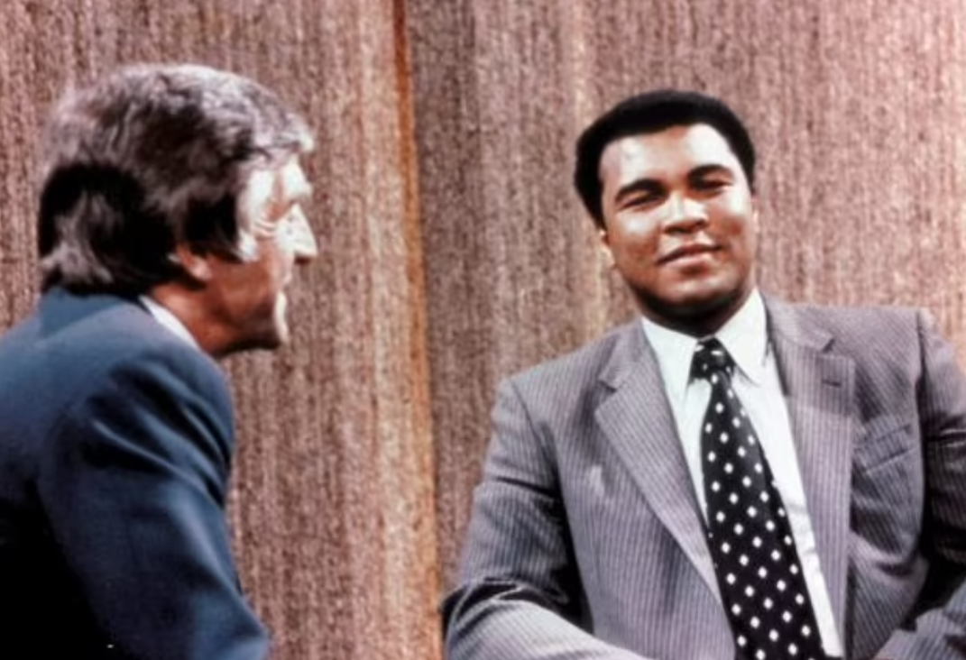 Michael Parkinson曾訪問拳王阿里。(互聯網)