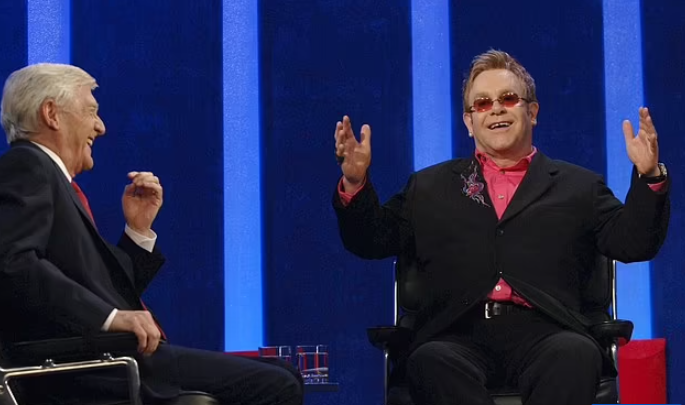 Michael Parkinson曾訪問艾頓莊。(互聯網)