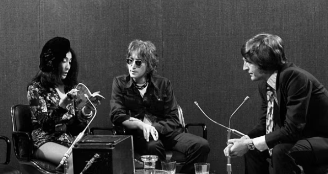 Michael Parkinson曾訪問約翰連儂及小野洋子。(互聯網)