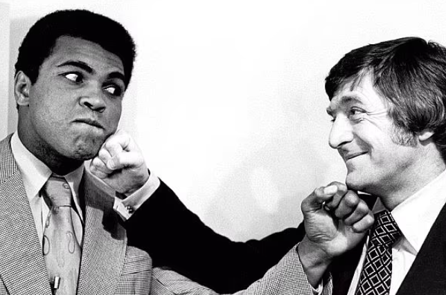 Michael Parkinson與拳王阿里。(互聯網)