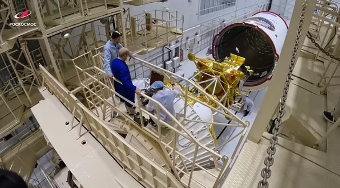 「月球25號」早前升空前的準備情況。(互聯網)