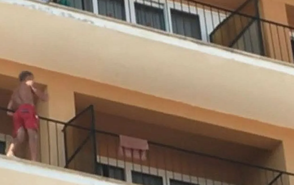 當局稱對balconing惡行忍無可忍。(資料圖片)