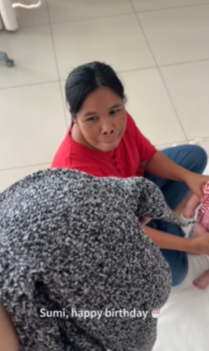 李女悉心為女傭慶生。(互聯網)