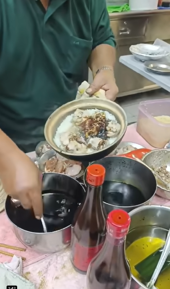 廣東話|老闆夫婦說得一口流利廣東話,煲仔飯看來也很對辦。(馬來堂叔FB)