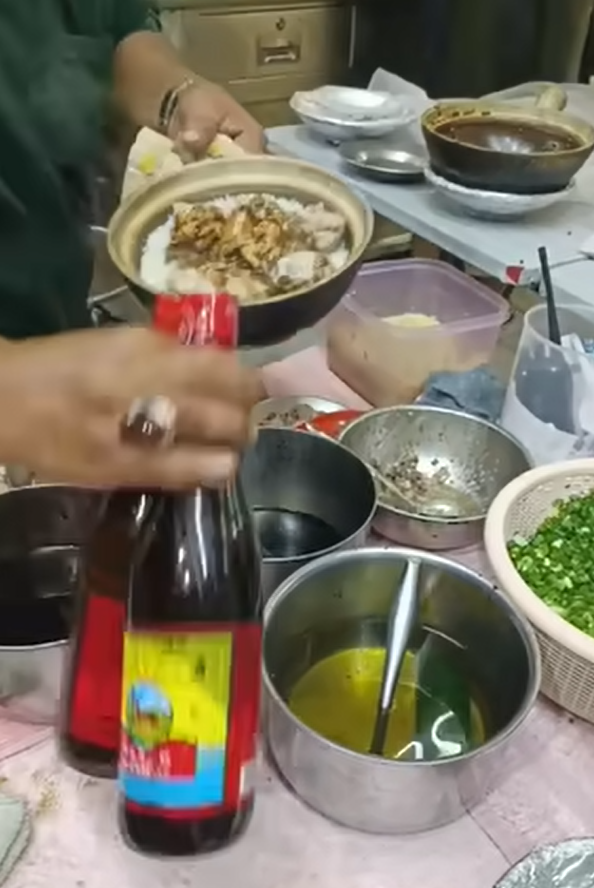 廣東話|老闆夫婦說得一口流利廣東話,煲仔飯看來也很對辦。(馬來堂叔FB)