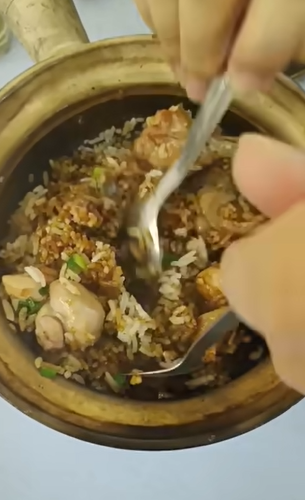 廣東話|老闆夫婦說得一口流利廣東話,煲仔飯看來也很對辦。(馬來堂叔FB)