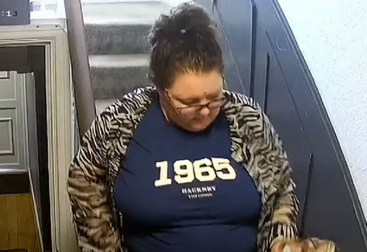 帶著「戰利品」離開。(互聯網)