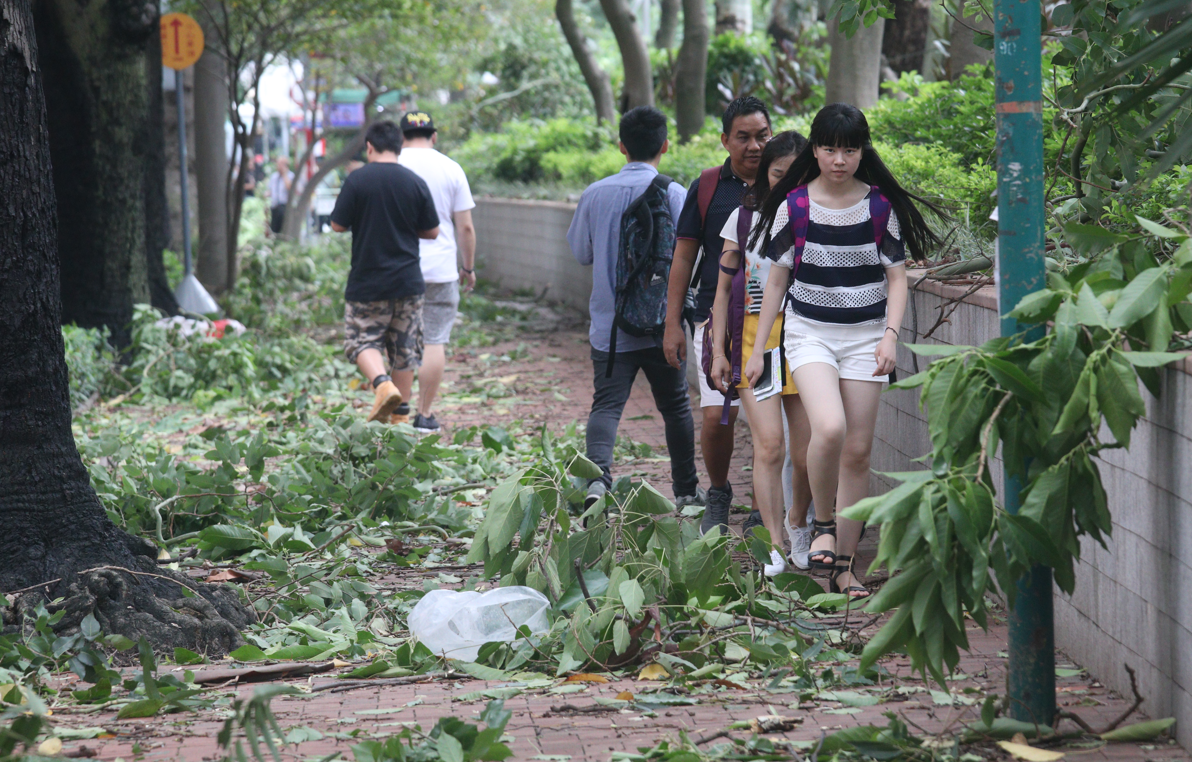 僱員8風球返工,受《僱員補償條例》保障。(資料圖片)