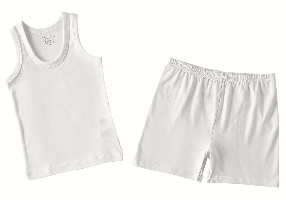 雞仔嘜緻美棉系列的短袖、背心、內褲及平腳馬底褲使用優質純棉布料,既吸汗又透氣,達到國際紡織品安全性的標準,有效減低小孩穿後敏感的情況。