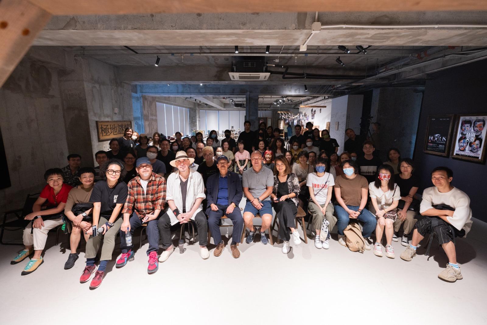 黃秋生與Joyce和觀眾大合照