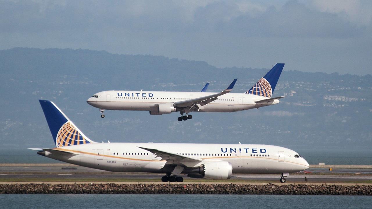 美國聯合航空(United Airlines)有一名男機師,早前首次與任職空姐的母親服務同一班機。(資料圖片)