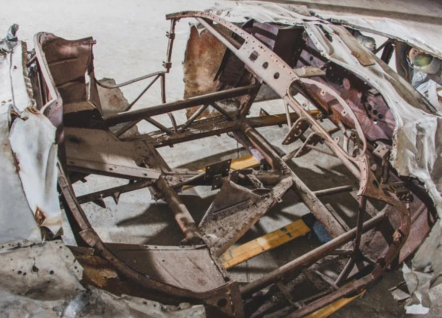 賽車本身是超稀有限量車款,其出賽戰績亦相當輝煌。(RM蘇富比網頁)