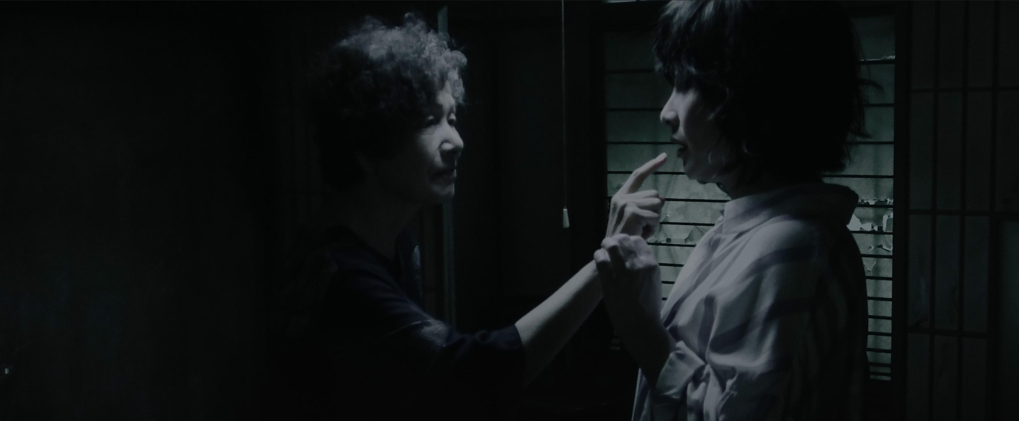 何超儀主演新片《怨泊》全日本取景。