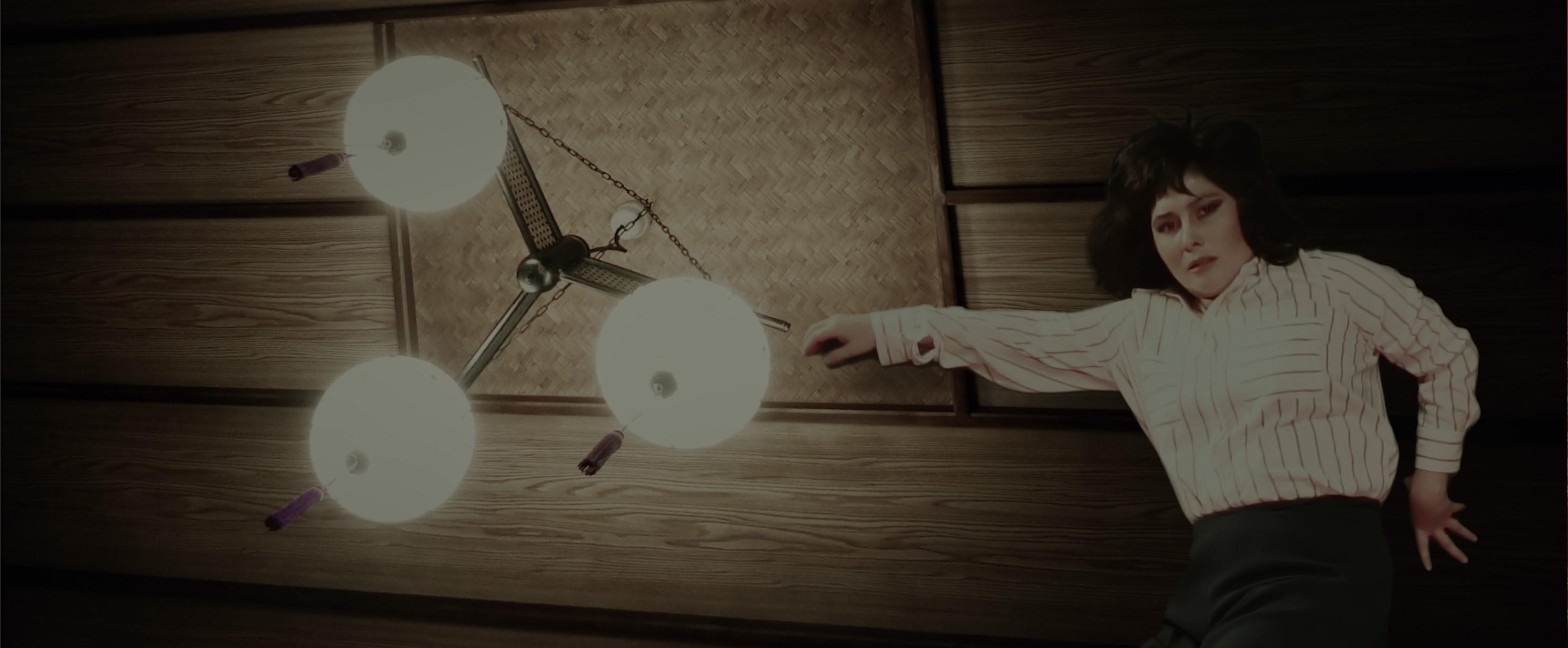 《怨泊》在日本取景,全片亦充滿日本鬼片風格。