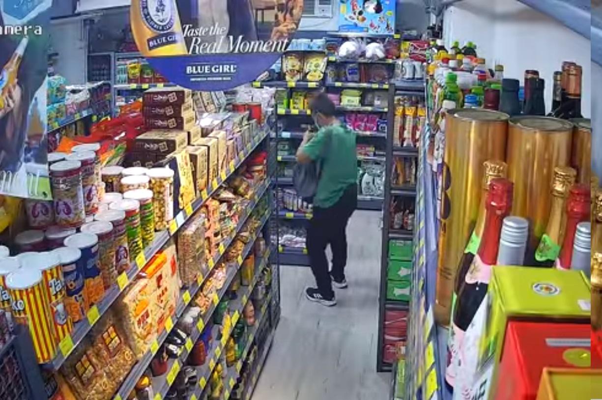 男子折返再偷午餐肉。(網片截圖)