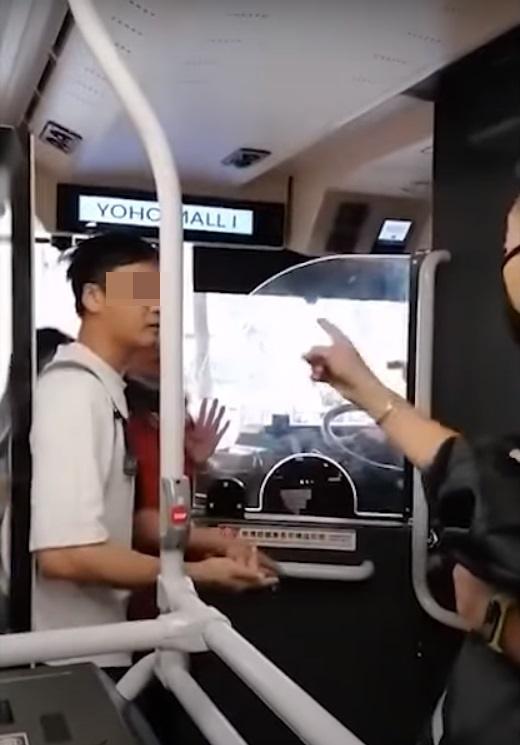 躁漢指女車長「唔識揸車」,女車長反駁「依家係我揸車唔係你揸車」。(網片截圖)
