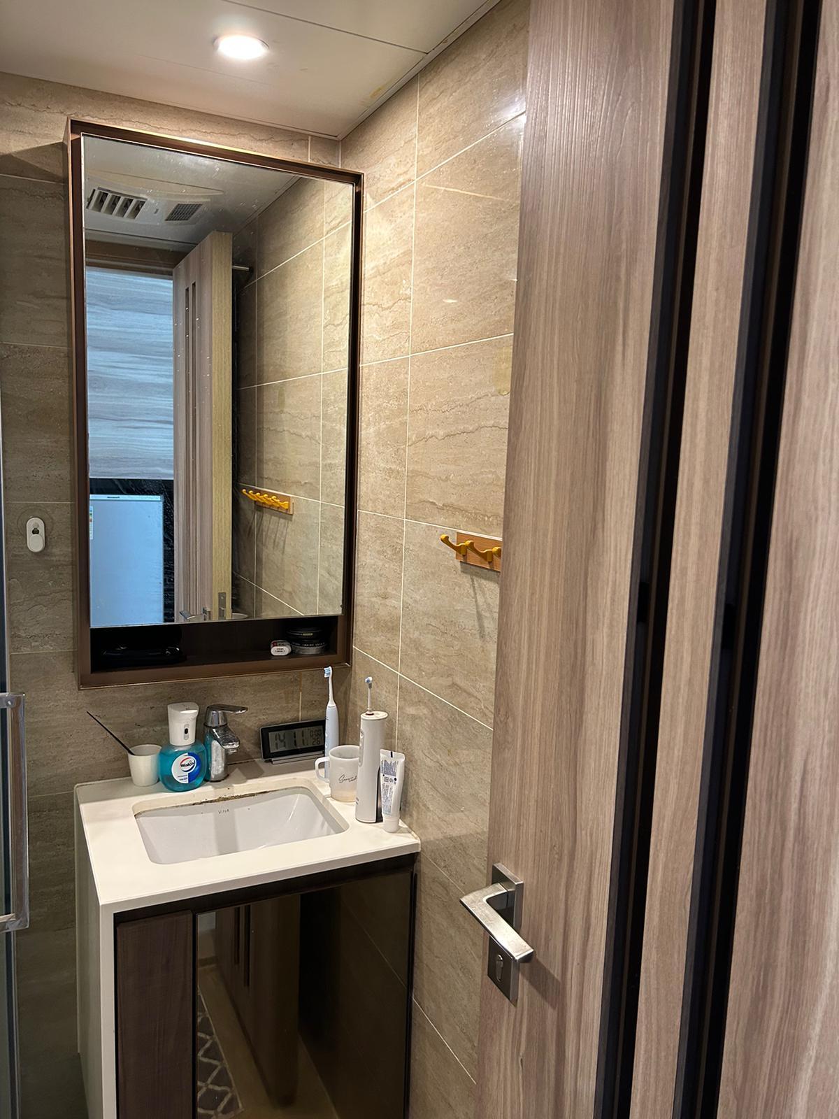 浴室裝修企理整潔。