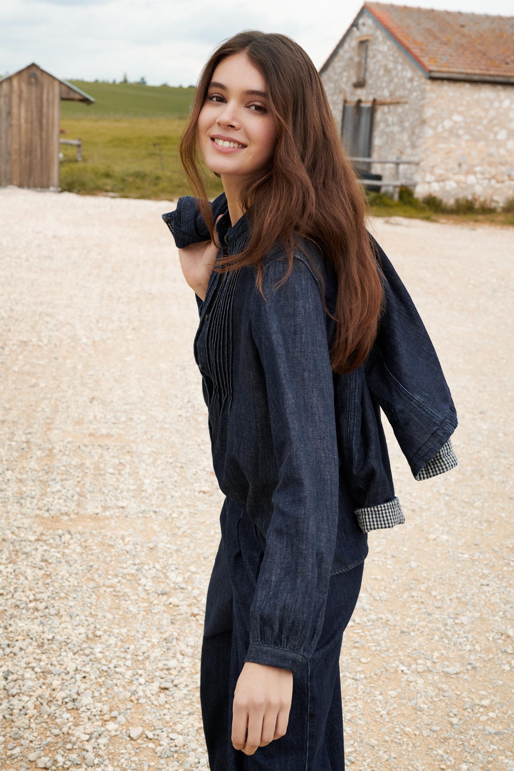 牛仔布細褶襯衫