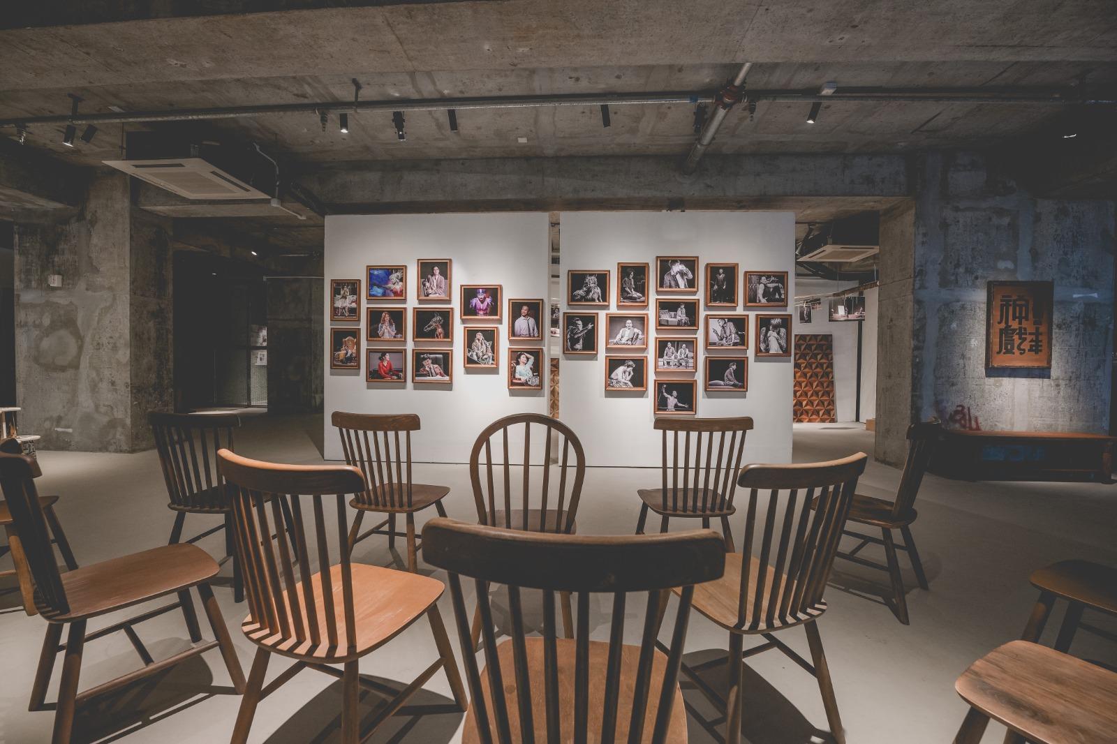 「十年神戲・攝影展 Benny’s Eye & Dom’s Wood」