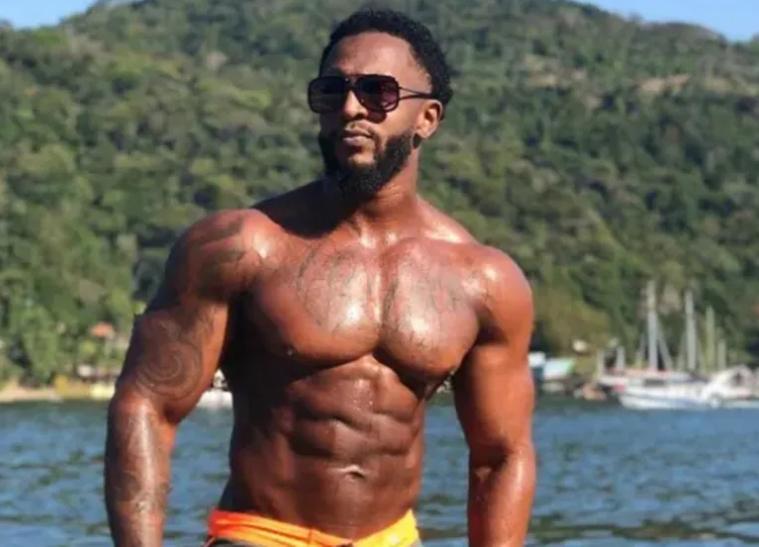 健身教練沙治奧為救愛救不成,慘遭燒死在陽台。