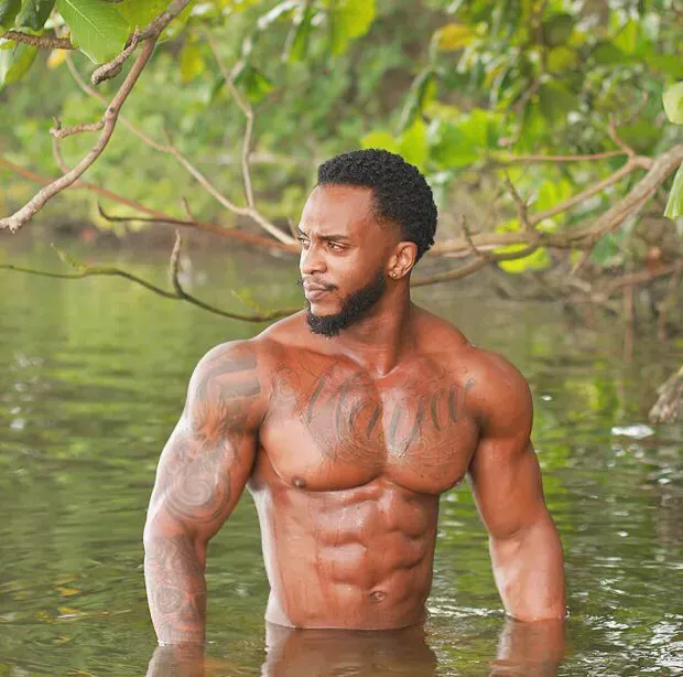 健身教練沙治奧為救愛救不成,慘遭燒死在陽台。