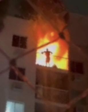 健身教練沙治奧慘被困在10樓陽台。(網上截圖)