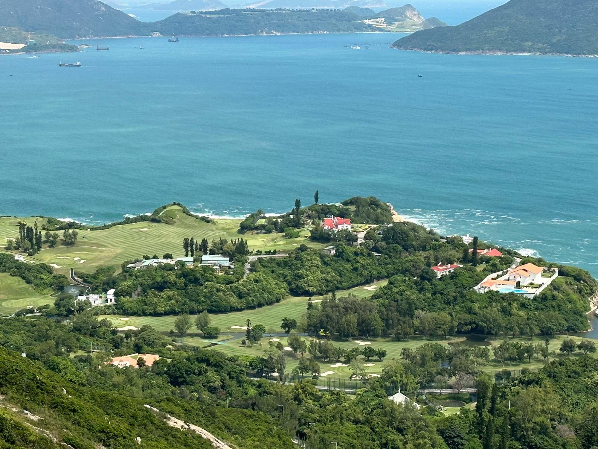 龍脊是港島徑第8段景點,面向石澳。(資料圖片)