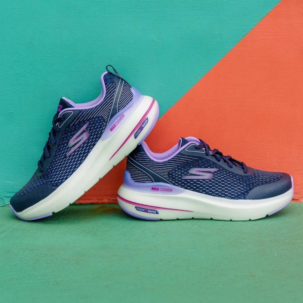 運動跑鞋│女裝 (129293/NVLV) 零售價:$1,099