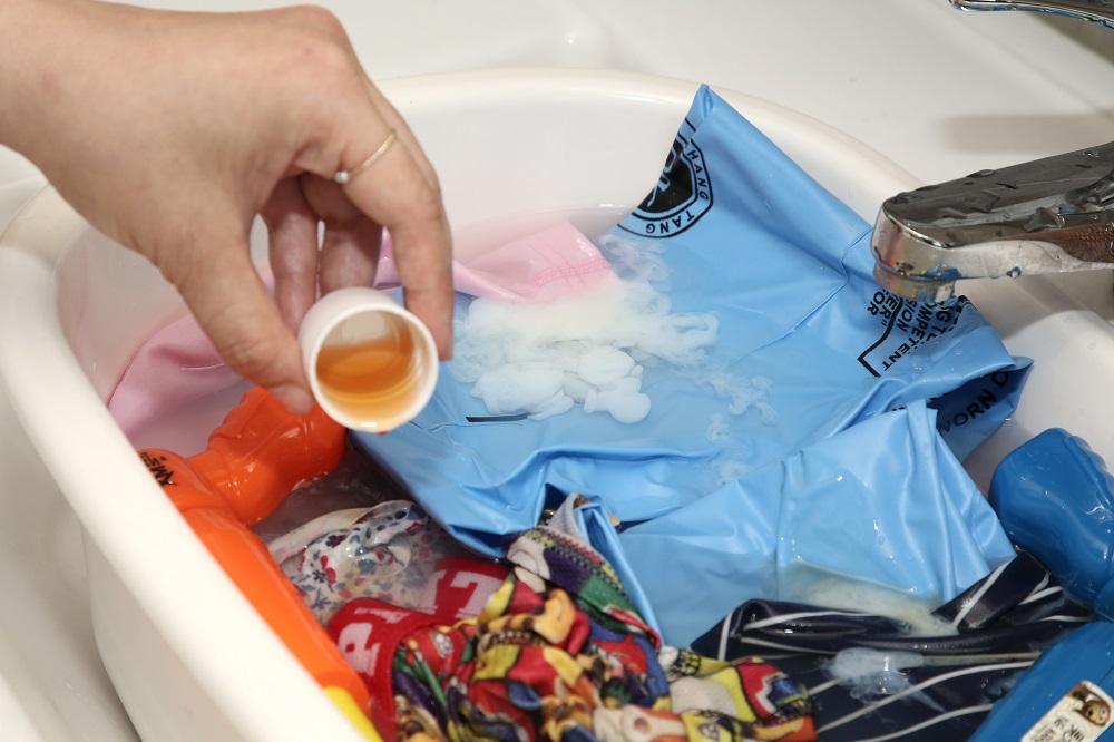 實用技巧示範│沙灘用品(例如泳衣、水泡、水袖、水槍等)